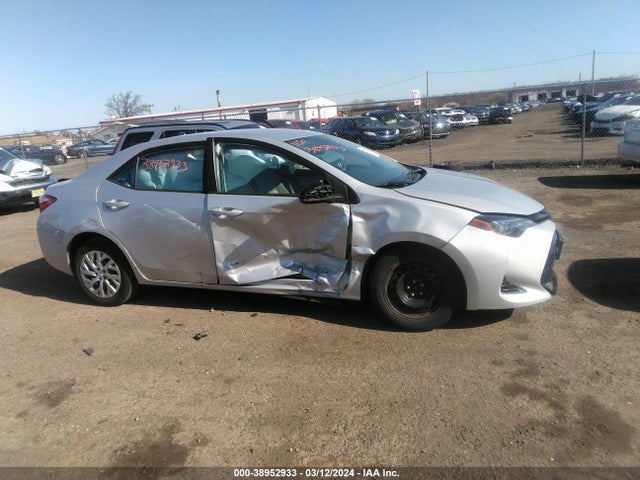 Toyota COROLLA LE 2019 2T1BURHE5KC196513 Image 13