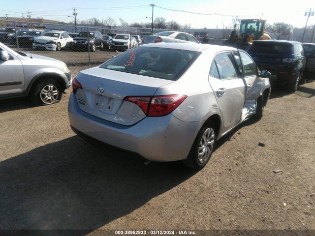 Toyota COROLLA LE 2019 2T1BURHE5KC196513 Image 4