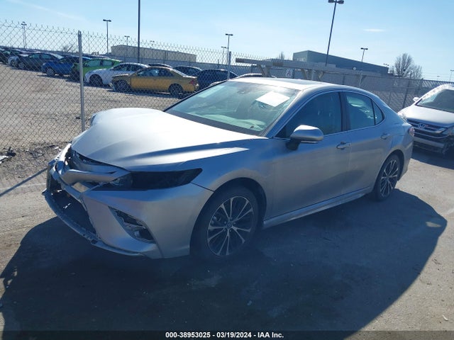 Toyota CAMRY SE 2018 4T1B11HK2JU155382 Image 2