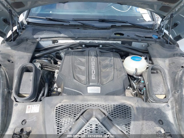2017 PORSCHE MACAN WP1AB2A57HLB10072 Photo 9