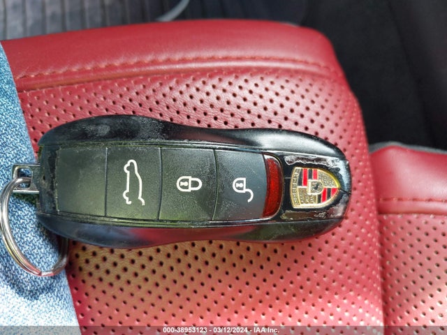 2017 PORSCHE MACAN WP1AB2A57HLB10072 Photo 10