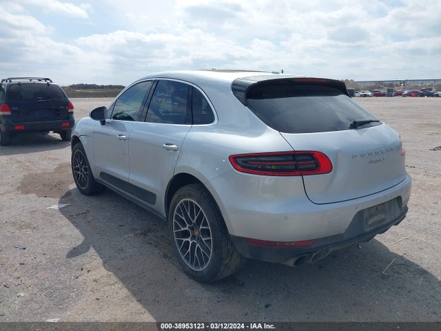 2017 PORSCHE MACAN WP1AB2A57HLB10072 Photo 2