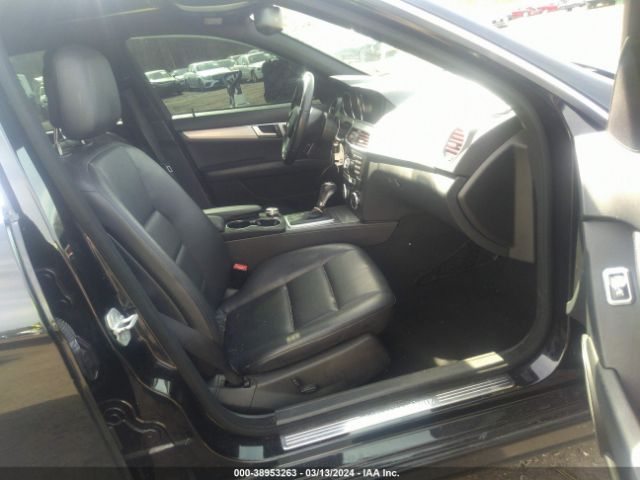 WDDGF8AB6ER303322 Mercedes-Benz C 300 Luxury 4matic/sport 4matic