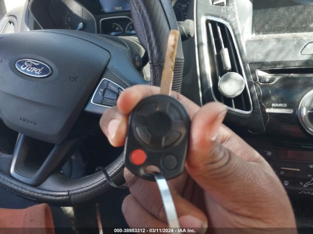 1FADP3H2XJL318833 Ford FOCUS SEL