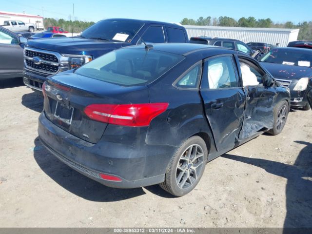 1FADP3H2XJL318833 Ford FOCUS SEL