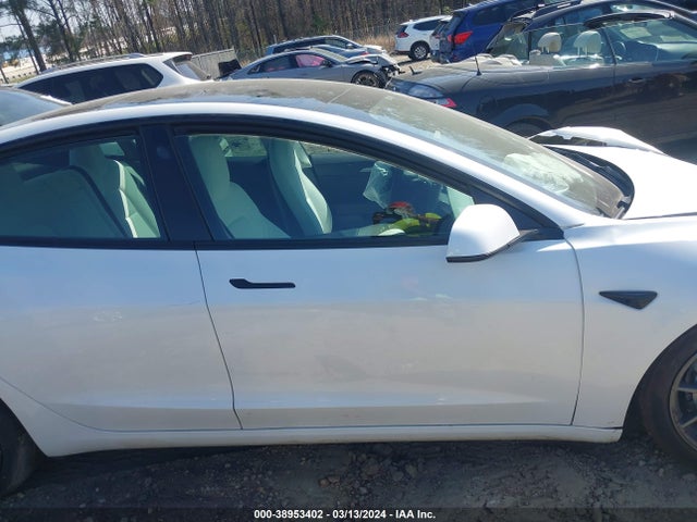 Tesla Model 3 Long Range Dual Motor All-wheel Drive 2022 5YJ3E1EB6NF102099 Image 13