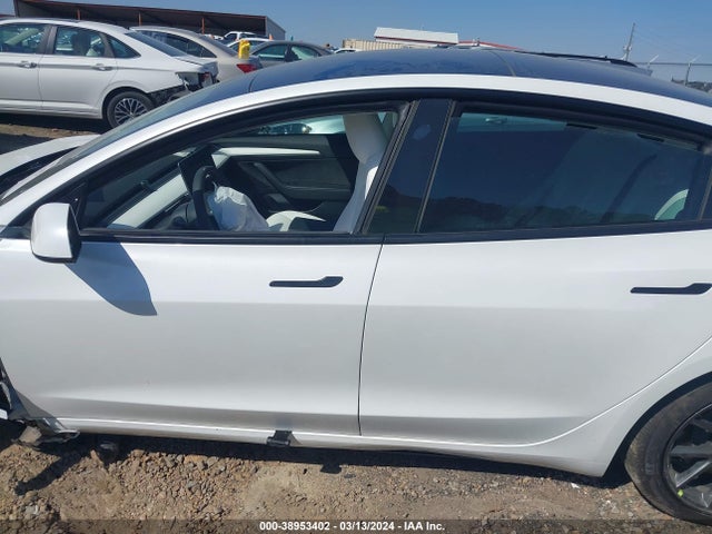 Tesla Model 3 Long Range Dual Motor All-wheel Drive 2022 5YJ3E1EB6NF102099 Image 14