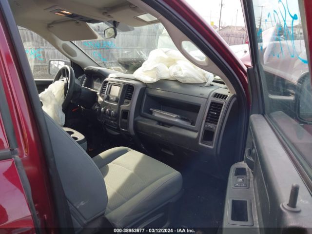 1C6RR7FT3HS759739 RAM 1500 Express Quad Cab 4x4 6'4 Box