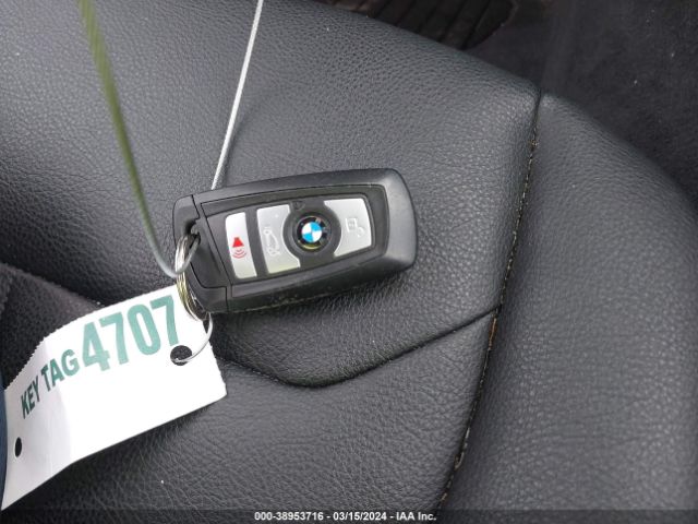 WBA8E1G39HNU15940 BMW 320i