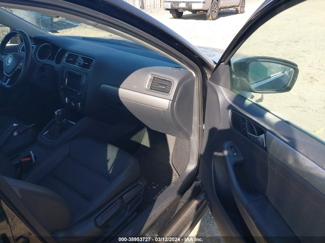 3VWDB7AJXHM208632 Volkswagen Jetta 1.4t Se