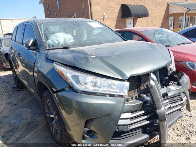 Toyota Highlander Le 2018 5TDZARFH9JS038055 Image 1