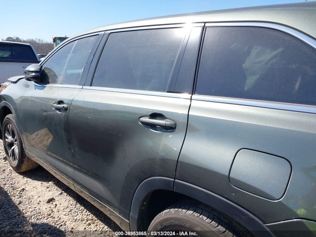 Toyota Highlander Le 2018 5TDZARFH9JS038055 Image 14