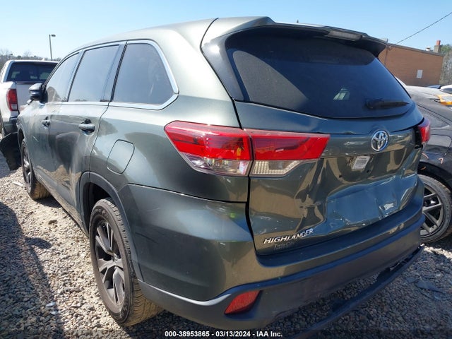 Toyota Highlander Le 2018 5TDZARFH9JS038055 Image 3