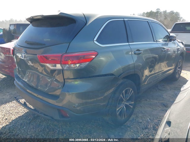 Toyota Highlander Le 2018 5TDZARFH9JS038055 Image 4