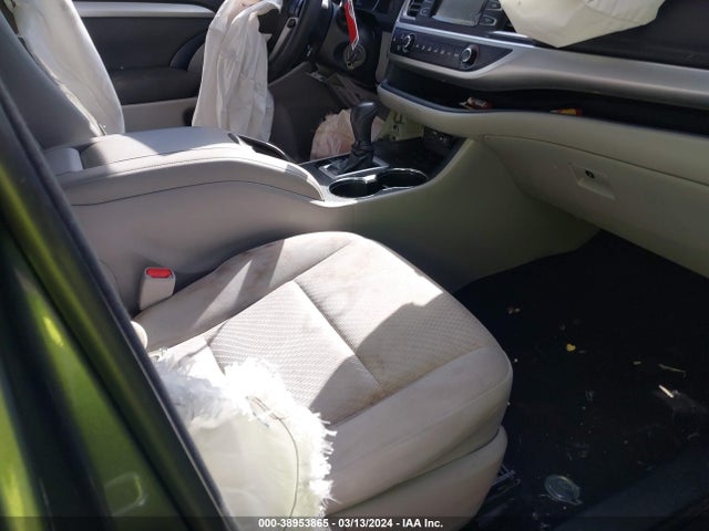 Toyota Highlander Le 2018 5TDZARFH9JS038055 Image 5