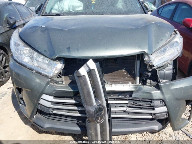 Toyota Highlander Le 2018 5TDZARFH9JS038055 Image 6