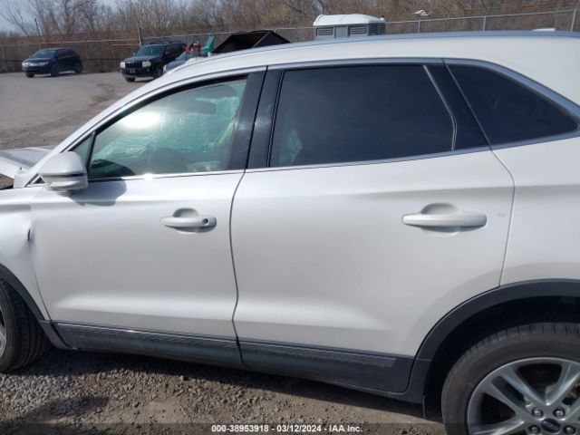 5LMCJ3D95GUJ11675 Lincoln Mkc Reserve