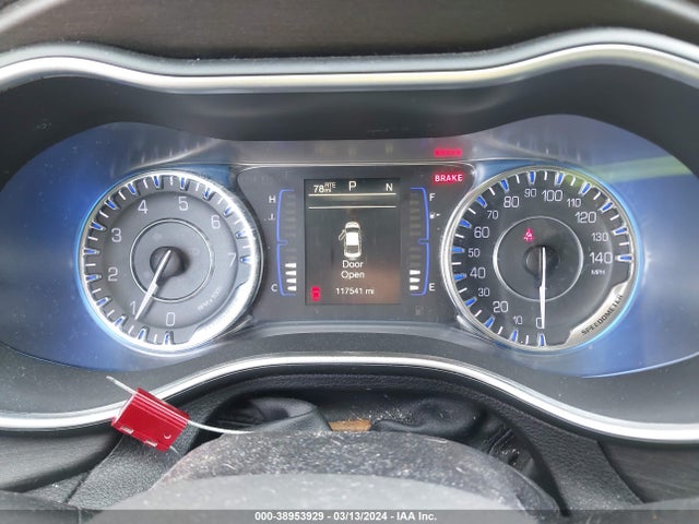 Chrysler 200 Limited Platinum 2017 1C3CCCAB6HN506926 Image 7