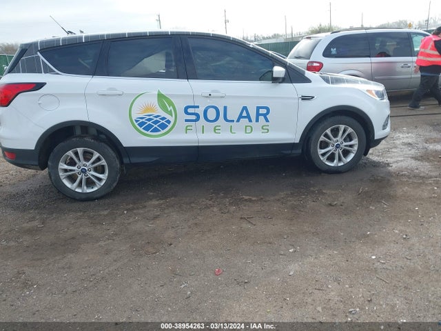 1FMCU0GD0KUA53038 Ford ESCAPE SE