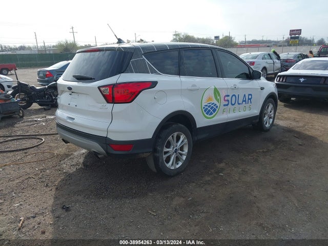 1FMCU0GD0KUA53038 Ford ESCAPE SE