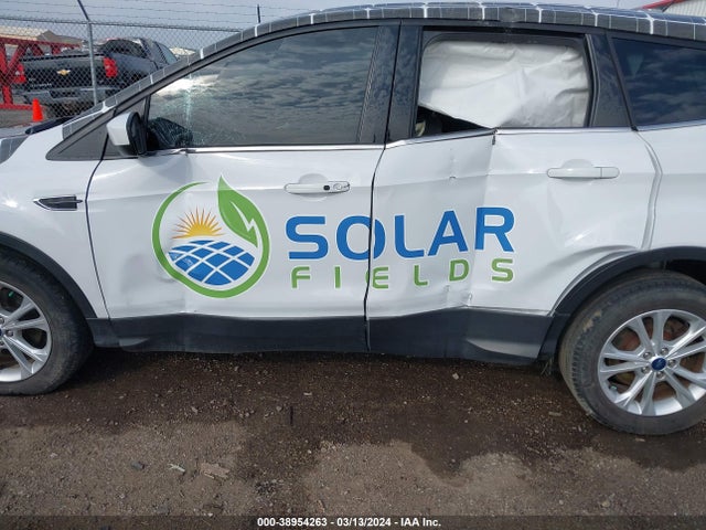 1FMCU0GD0KUA53038 Ford ESCAPE SE