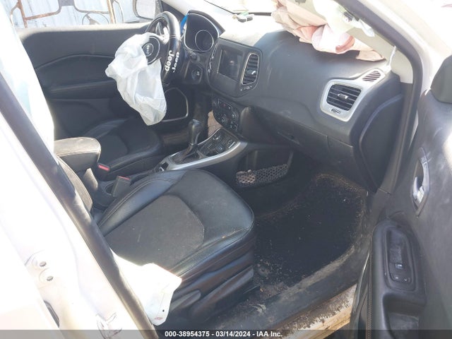 Jeep Compass Latitude 4x4 2019 3C4NJDBB0KT847485 Image 5