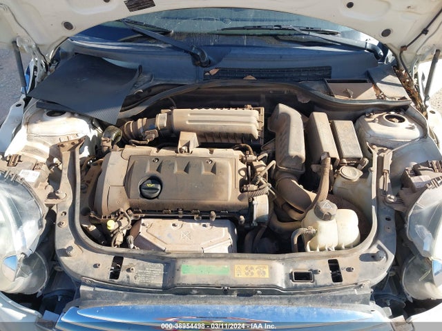 2010 MINI COOPER CLUBMAN WMWML3C52ATX36582 Photo 9