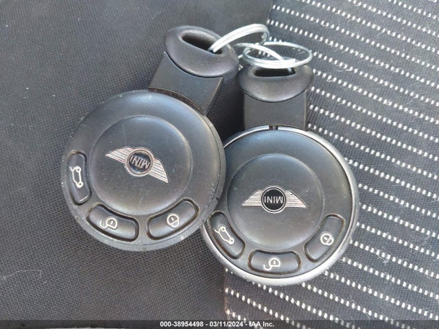 2010 MINI COOPER CLUBMAN WMWML3C52ATX36582 Photo 10