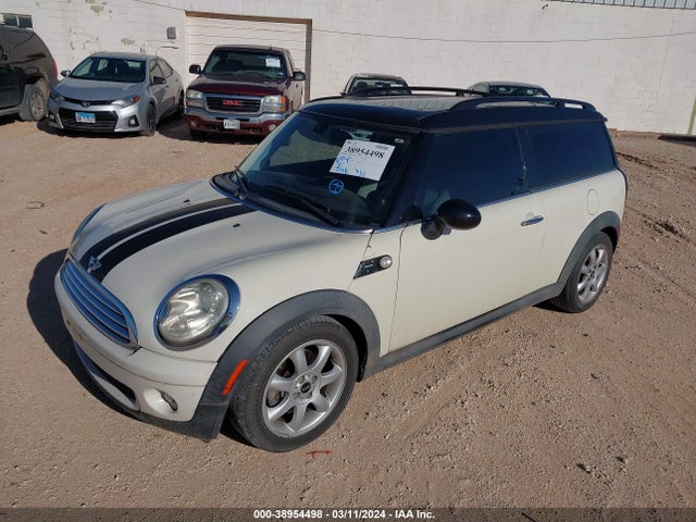 2010 MINI COOPER CLUBMAN WMWML3C52ATX36582 Photo 1
