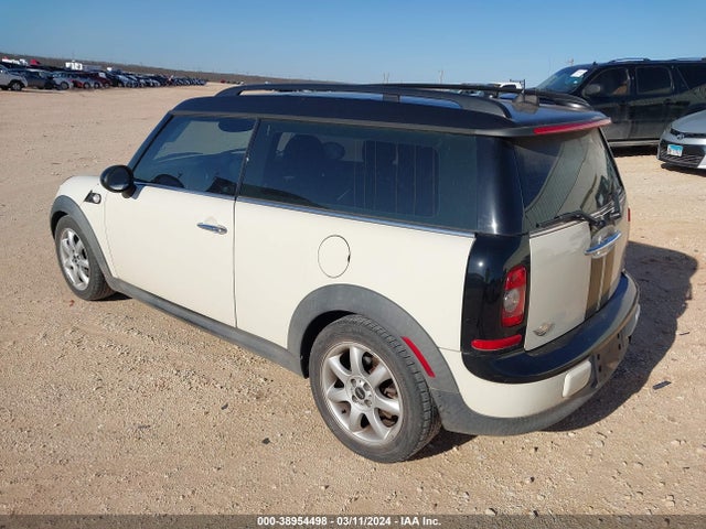 2010 MINI COOPER CLUBMAN WMWML3C52ATX36582 Photo 2