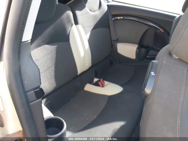 2010 MINI COOPER CLUBMAN WMWML3C52ATX36582 Photo 7