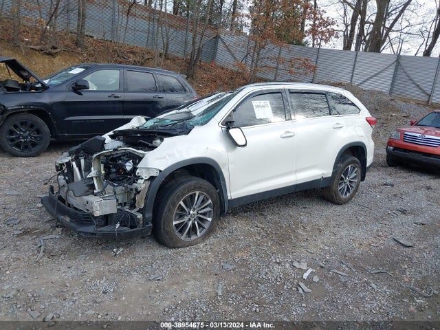 Toyota Highlander Xle 2019 5TDJZRFH0KS627972 Image 2