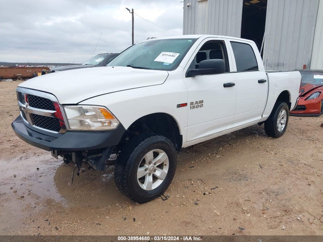 1C6RR7KM4JS274756 RAM 1500 Tradesman  4x4 5'7 Box