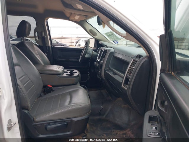 1C6RR7KM4JS274756 RAM 1500 Tradesman  4x4 5'7 Box