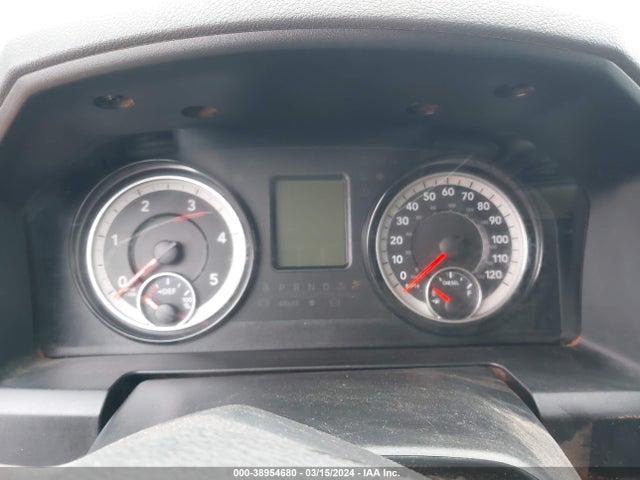 1C6RR7KM4JS274756 RAM 1500 Tradesman  4x4 5'7 Box