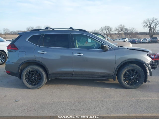 Nissan ROGUE SV 2018 5N1AT2MVXJC719913 Image 13