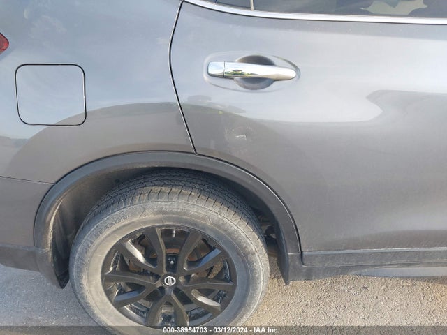 Nissan ROGUE SV 2018 5N1AT2MVXJC719913 Image 18