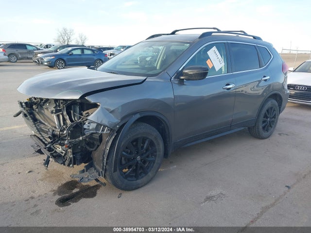 Nissan ROGUE SV 2018 5N1AT2MVXJC719913 Image 2