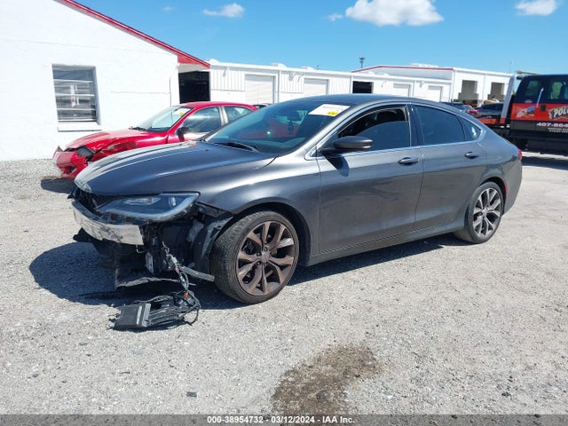 Chrysler 200 C 2015 1C3CCCCB1FN623632 Image 2