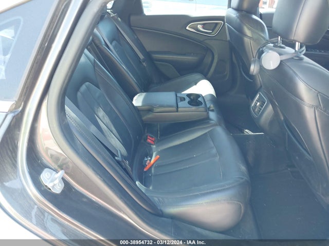 Chrysler 200 C 2015 1C3CCCCB1FN623632 Image 8