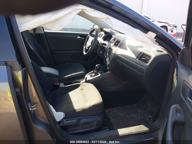 3VW267AJ2GM271900 Volkswagen Jetta 1.4t S