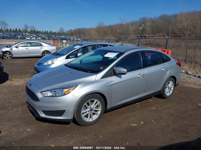 Ford FOCUS SE 2018 1FADP3F27JL215341 Image 2