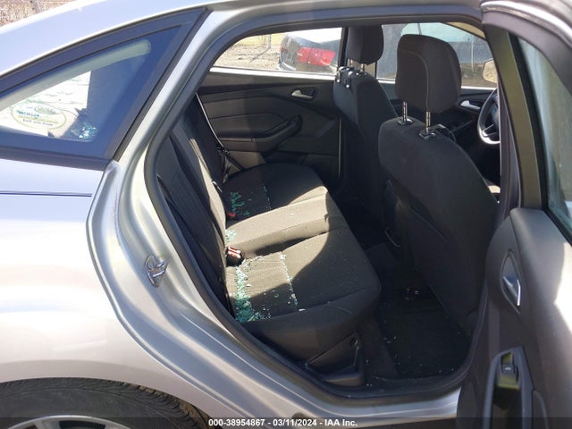 Ford FOCUS SE 2018 1FADP3F27JL215341 Image 8