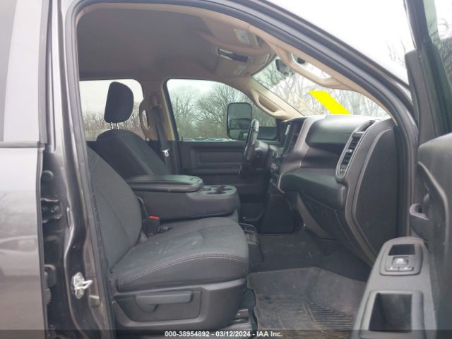 3C6UR5HJ3LG146126 RAM 2500 Tradesman  4x4 8' Box