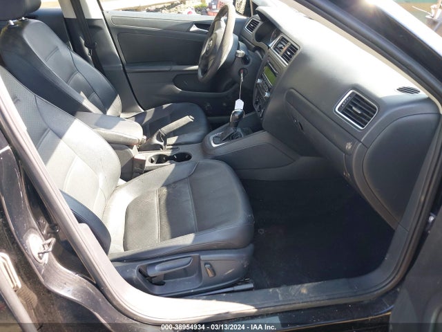 3VWD17AJ2EM365358 Volkswagen Jetta 1.8t Se