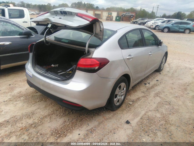 KIA FORTE LX 2017 3KPFK4A72HE116763 Image 4