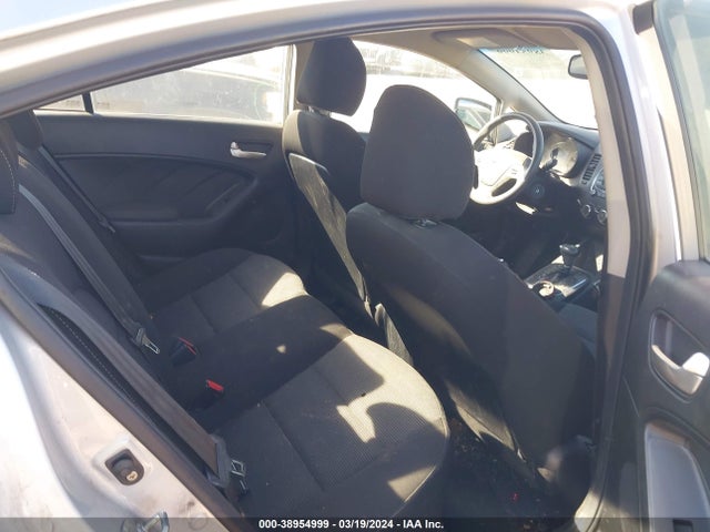 KIA FORTE LX 2017 3KPFK4A72HE116763 Image 8