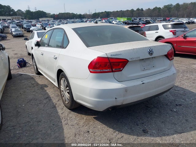 1VWAS7A38EC101354 Volkswagen Passat 1.8t S