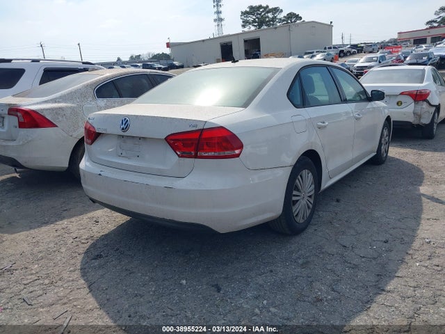 1VWAS7A38EC101354 Volkswagen Passat 1.8t S