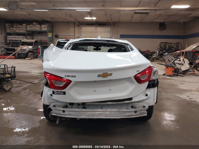 Chevrolet Cruze Lt Auto 2018 1G1BE5SM3J7126071 Image 17